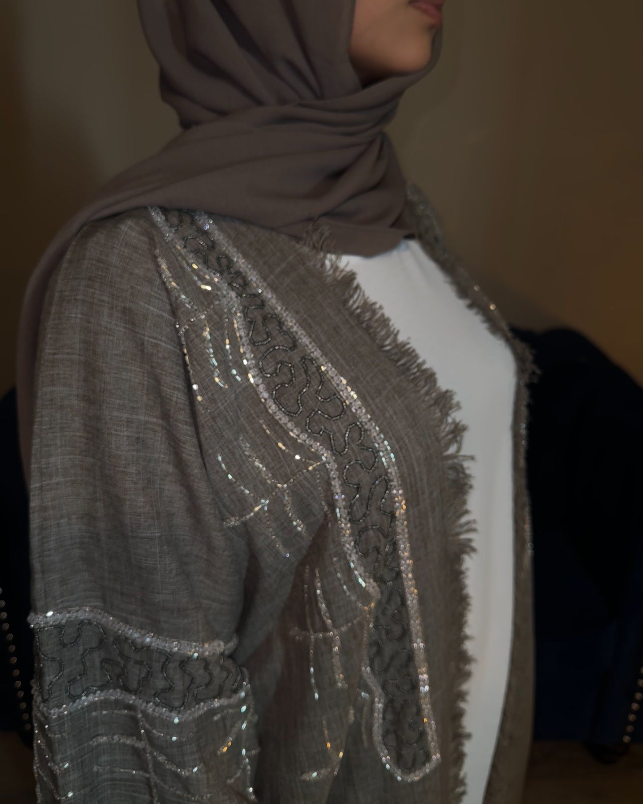 Emirati Frindge Abaya ~ Grey